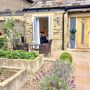 https://hardy-house-retreat.yorkshirehotels.net